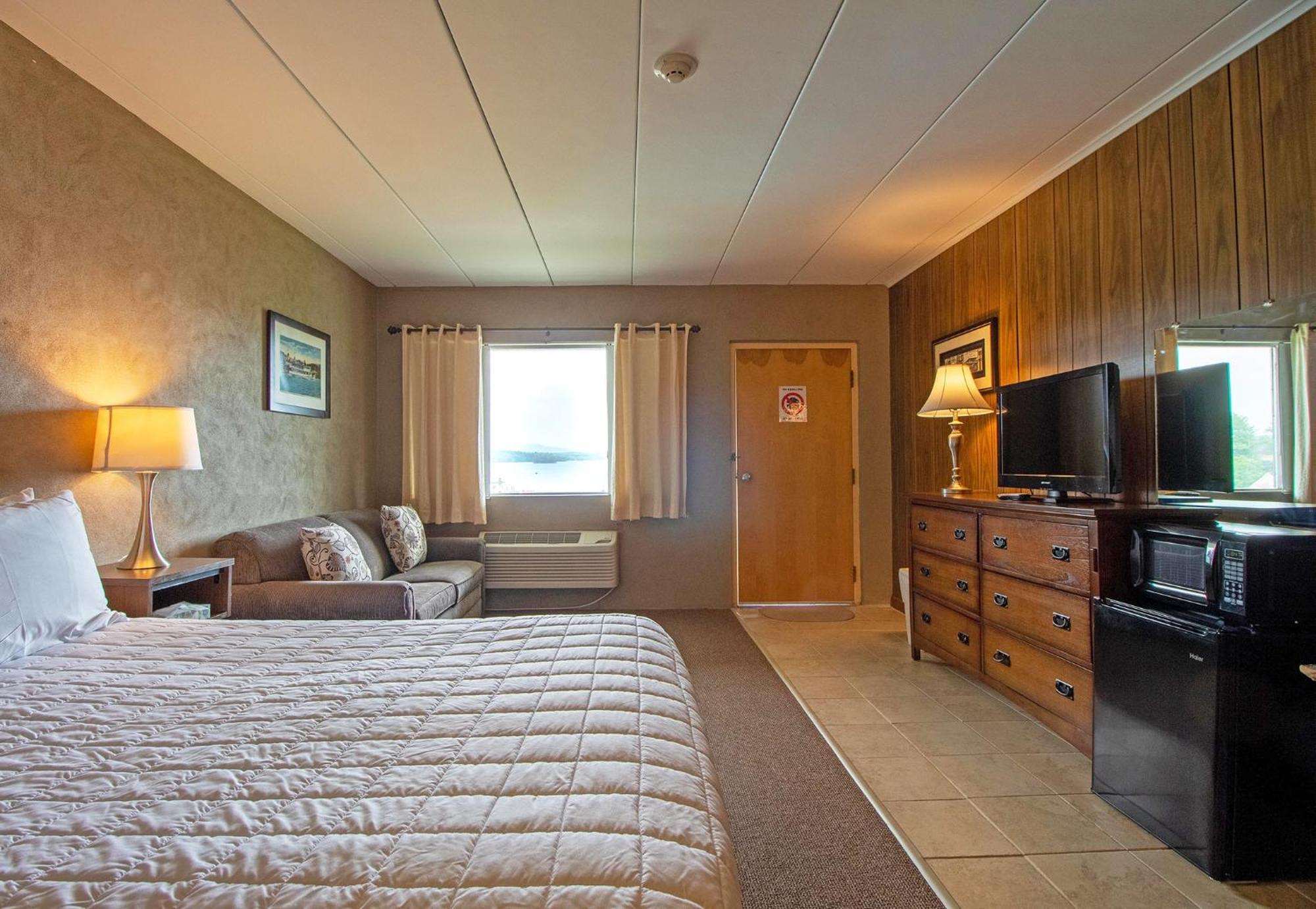 Half Moon Motel & Cottages Вейрс-Бич Экстерьер фото
