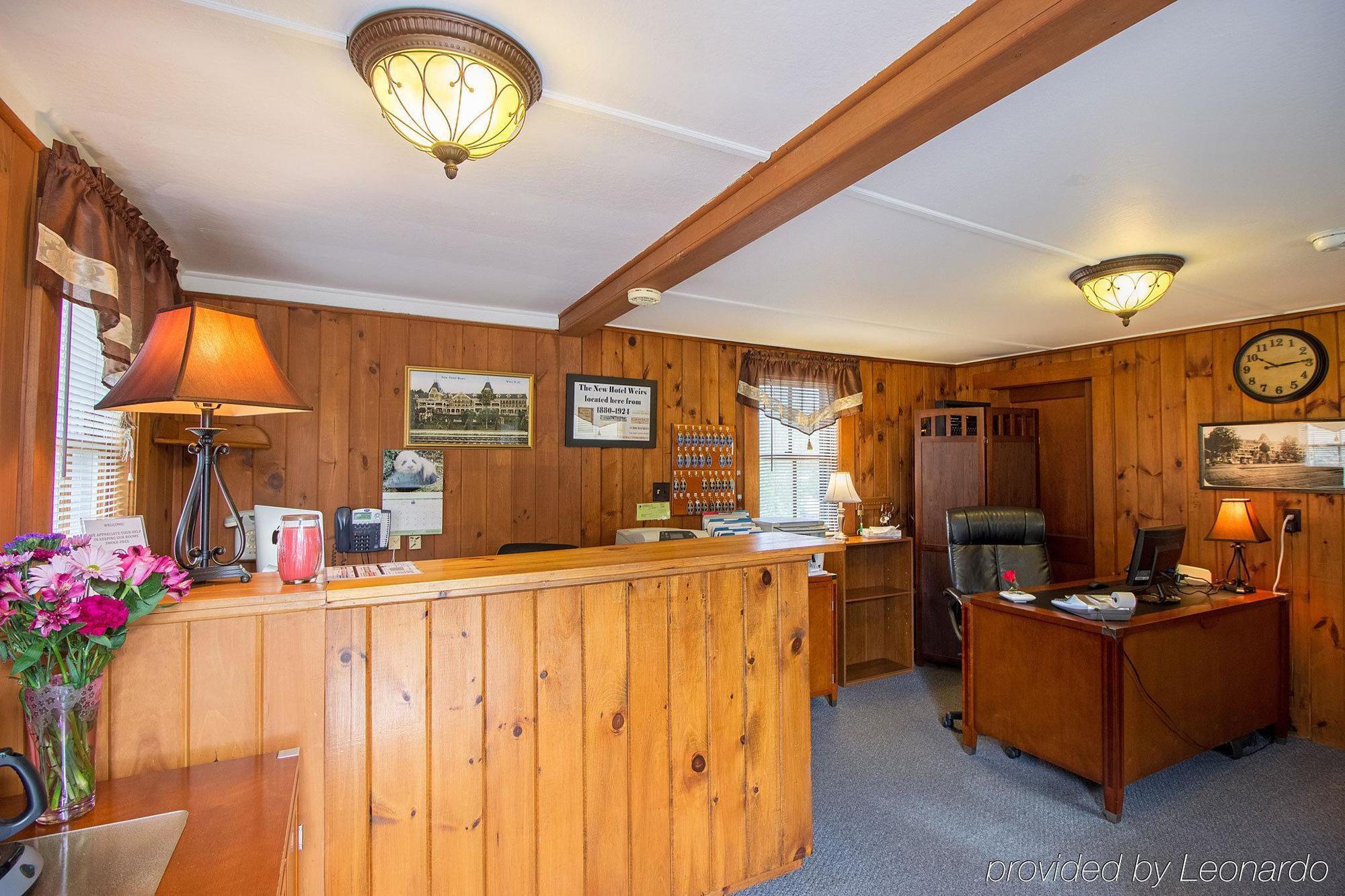 Half Moon Motel & Cottages Вейрс-Бич Экстерьер фото