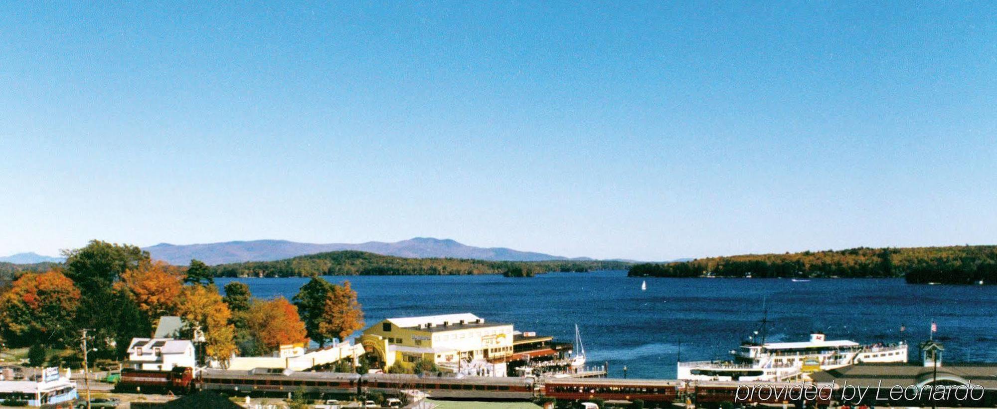 Half Moon Motel & Cottages Вейрс-Бич Экстерьер фото